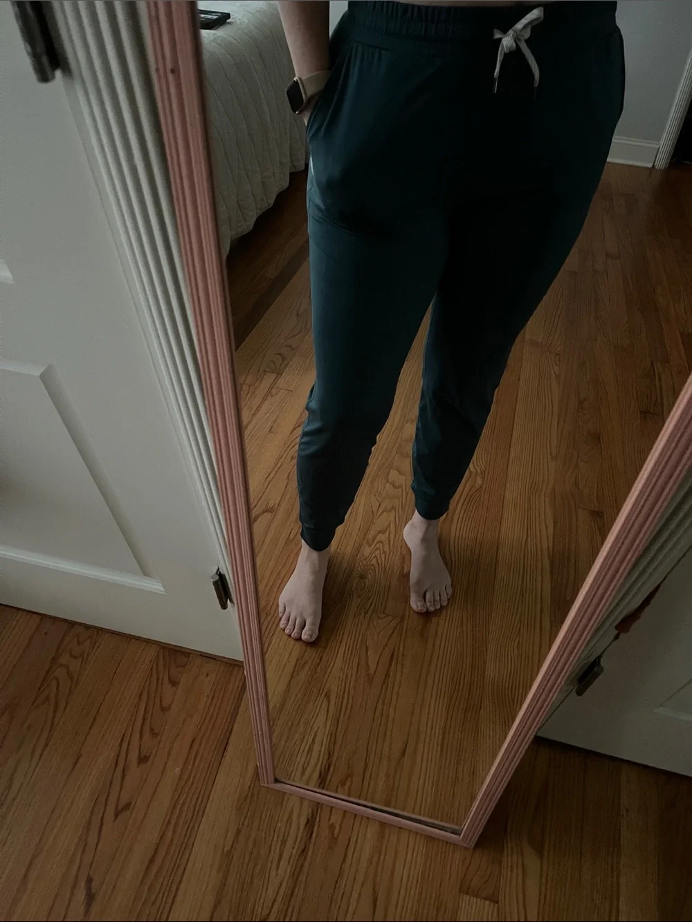 VUORI performance joggers with pockets medium